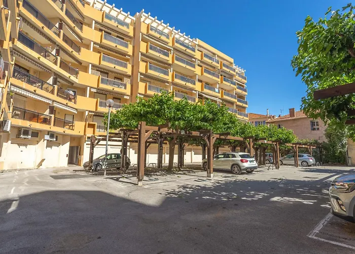 Appartement Saint James-11 By Interhome Le Lavandou